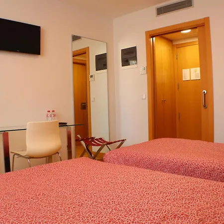 Hotel Picos De Europa 2*