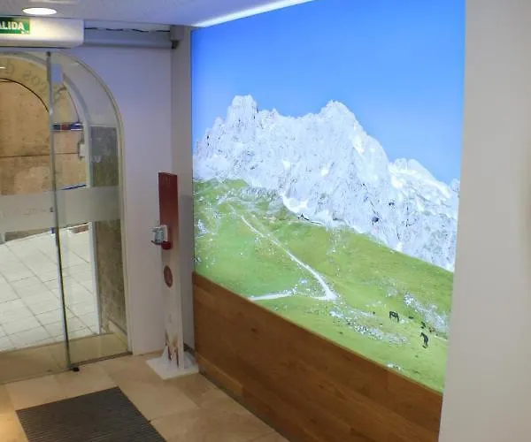 Отель Picos De Europa Сантандер