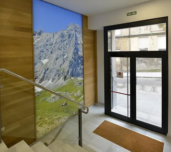 Отель Picos De Europa